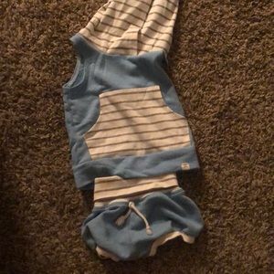 Lulu & Roo matching sleeveless hoodie and shorties